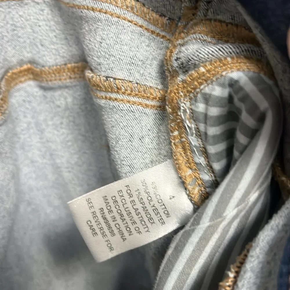 Vanity- curvy cuffed Capri jeans - Picture 9 of 11